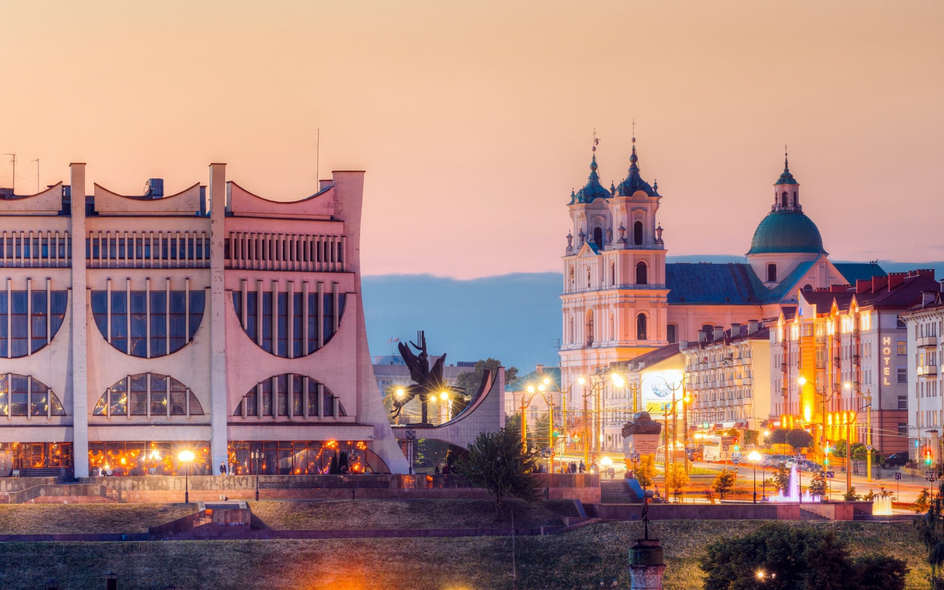 Гродно на рубеже эпох: экскурсия из Бреста на микроавтобусе