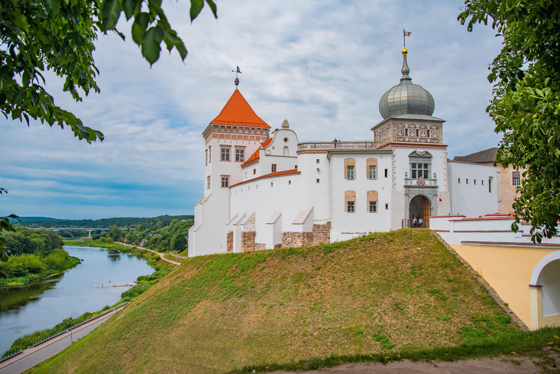 Трансфер из Бреста в Гродно и обратно