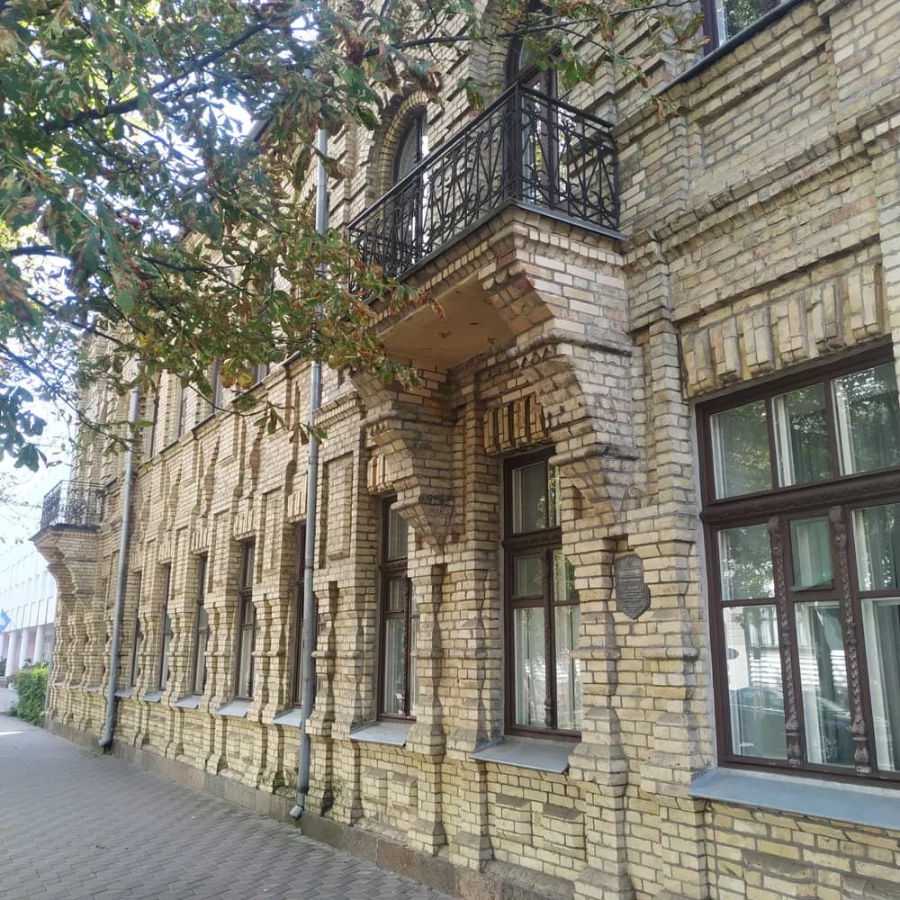 🧭 Безмолвные свидетели: пешая экскурсия по особнякам Бреста