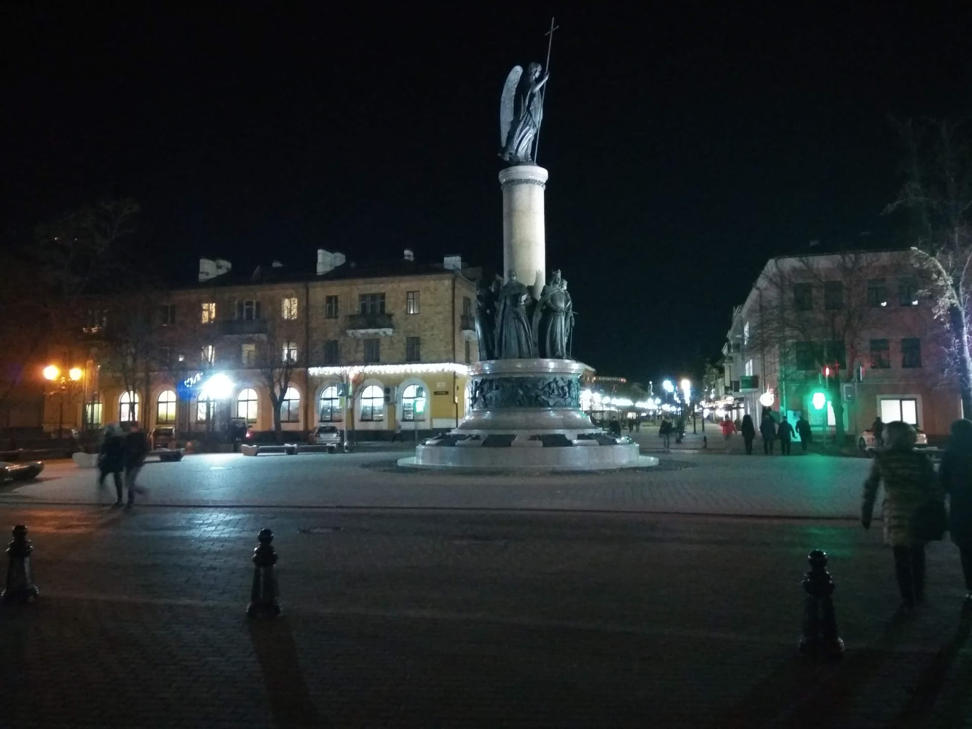 Памятник Тысячелетию Бреста — фото 1